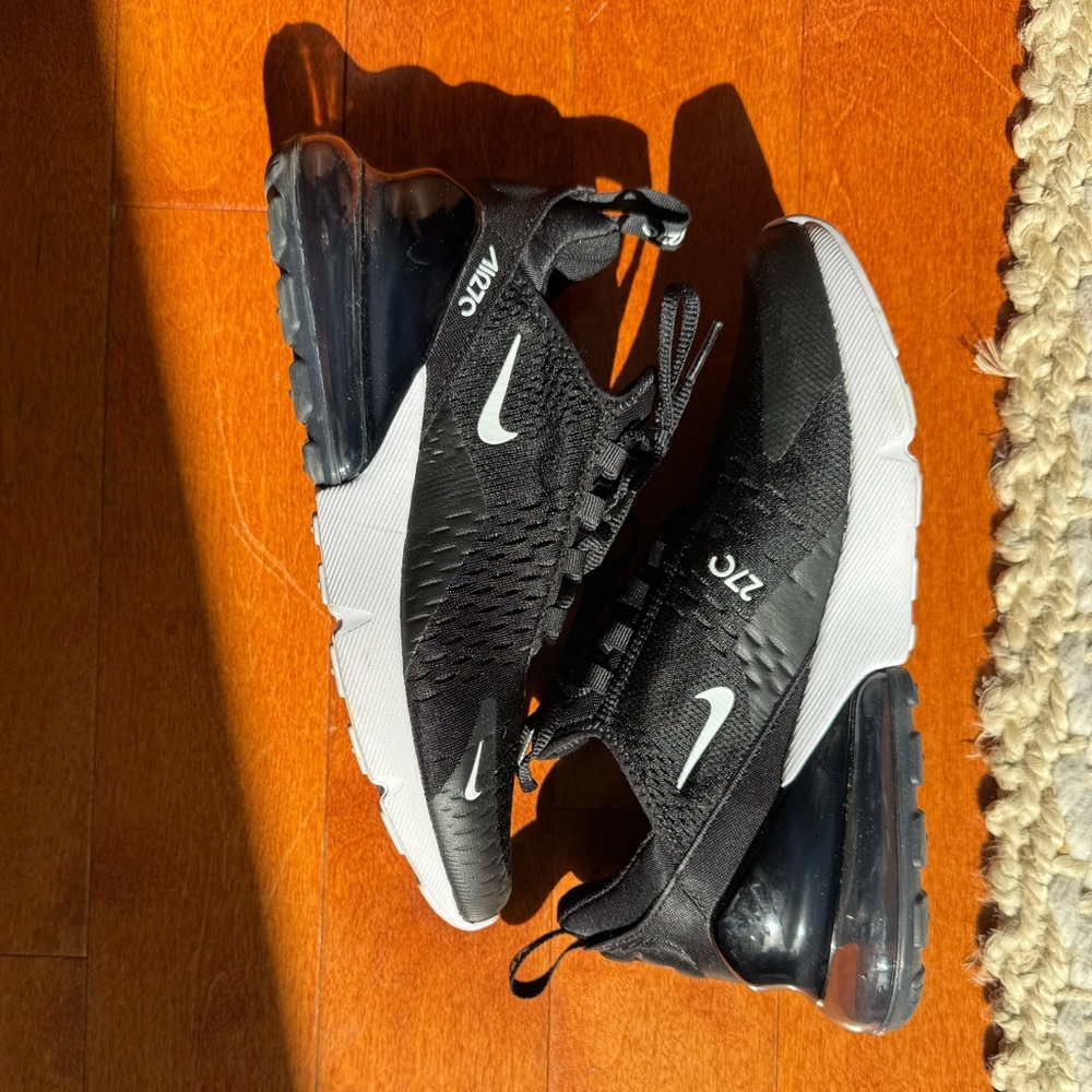 Nike Air Max 270 black and white in size 7M, 8.5W